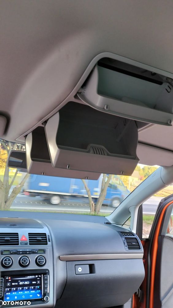 Volkswagen Touran - 22