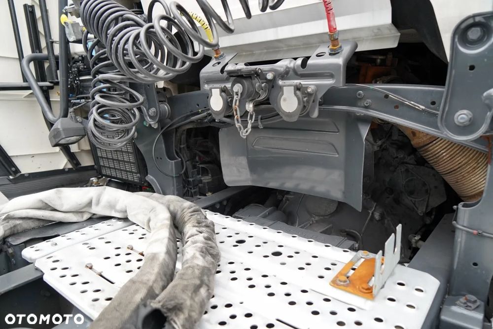 Scania R 520 / V8 / HYDRAULIKA /  RETARDER / KLIMATYZACJA POSTOJOWA / CAŁA NA PODUSZKACH  / EURO 6 - 17