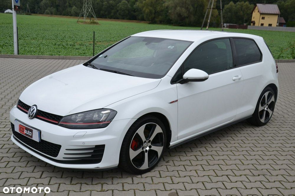 Volkswagen Golf - 3