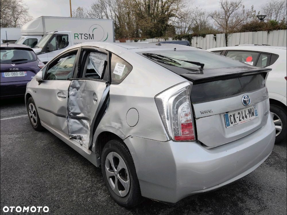 Toyota Prius 1.8 HSD Premium - 2
