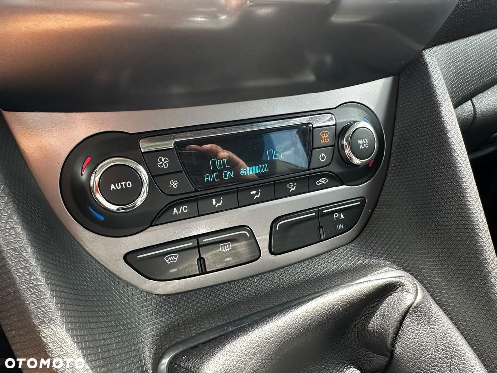 Ford Tourneo Connect Grand - 22