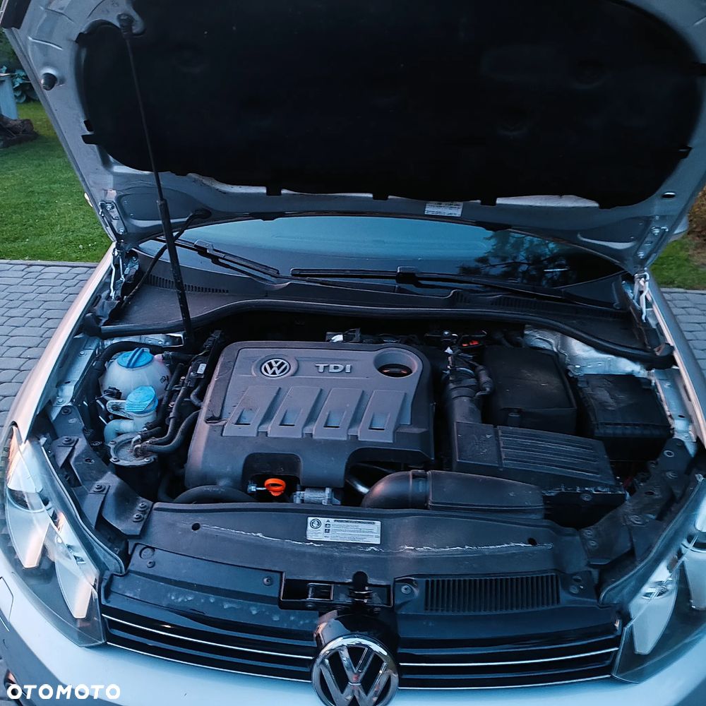 Volkswagen Golf 2.0 TDI DPF Highline - 11