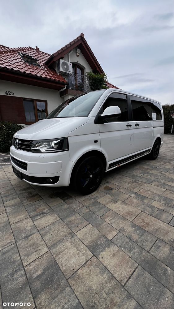 Volkswagen Multivan - 11