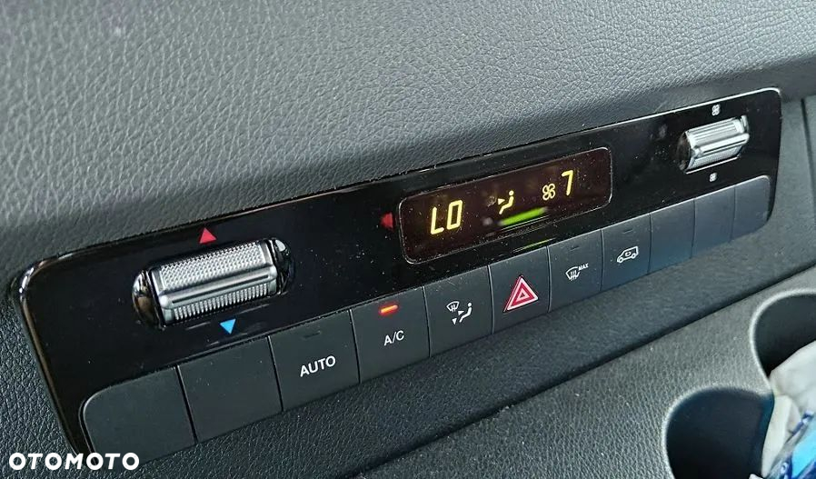 Mercedes-Benz Sprinter - 16