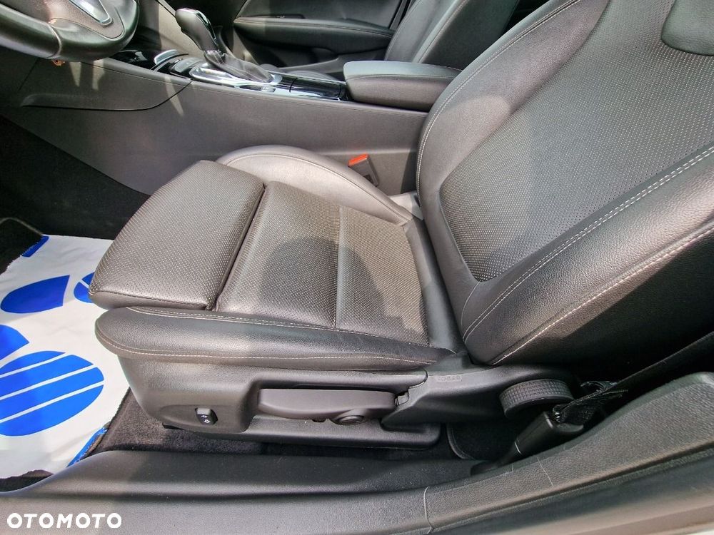 Opel Insignia - 12