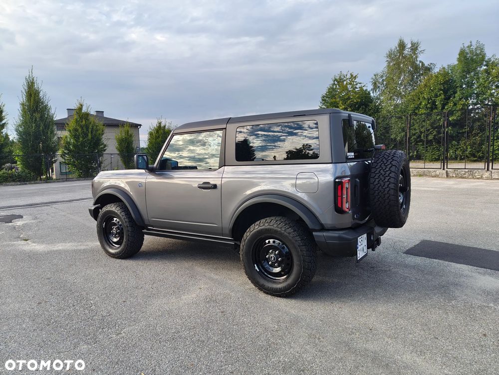 Ford Bronco - 8
