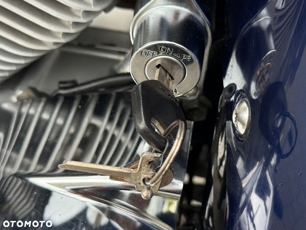 Suzuki Intruder - 25