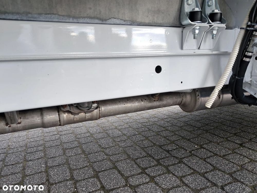Mercedes-Benz SPRINTER 515 Chłodnia + Winda Salon Polska - 40