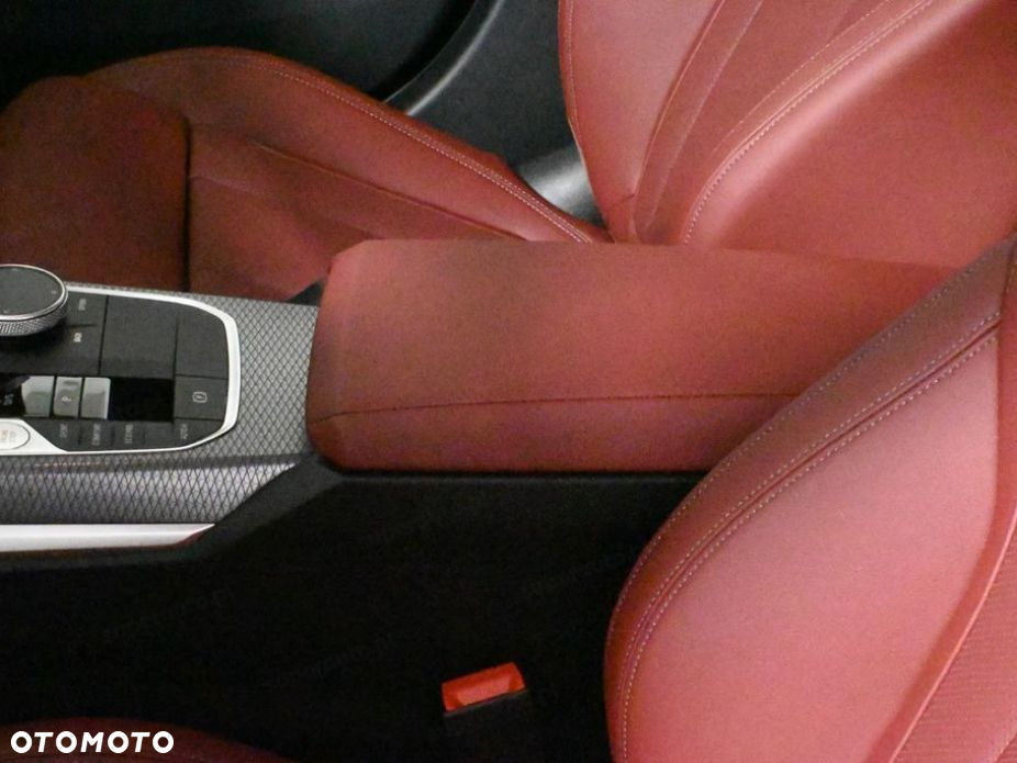 BMW Seria 3 318i M Sport - 14