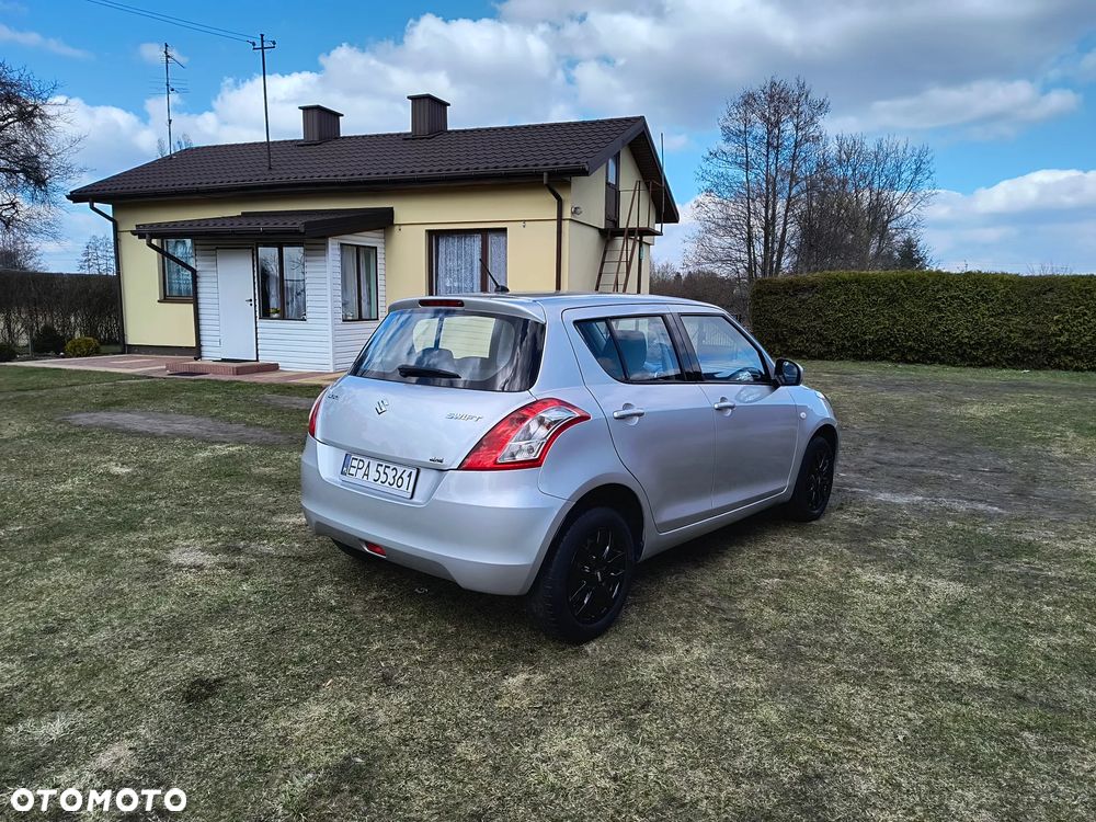 Suzuki Swift - 4