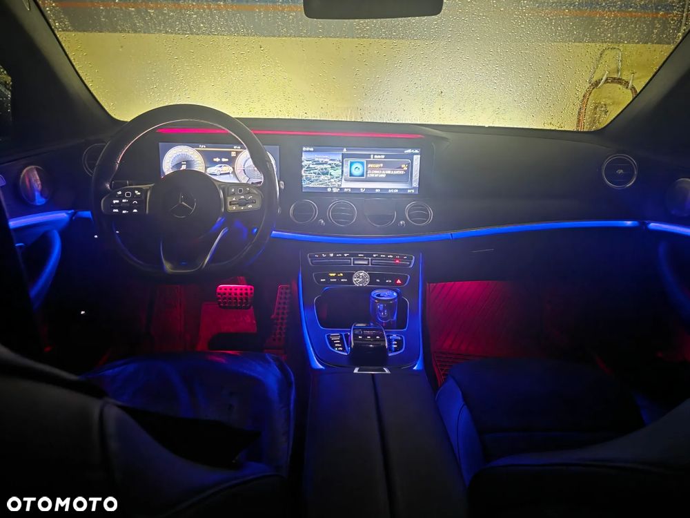 Mercedes-Benz Klasa E 220 d 4-Matic AMG - 32