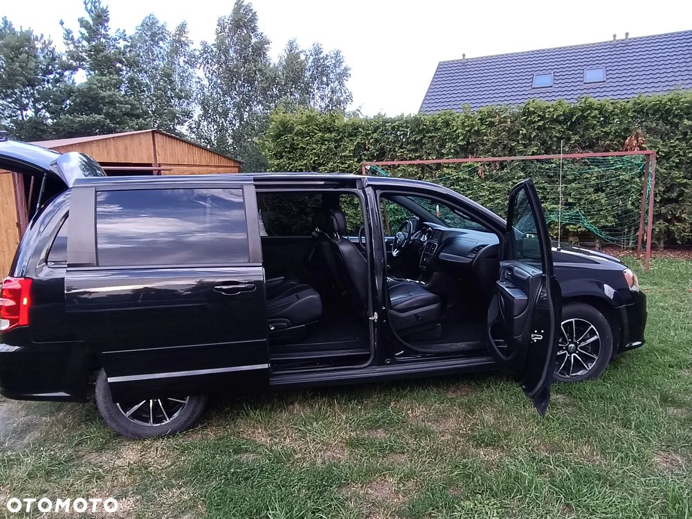 Dodge Grand Caravan 3.6 R/T - 8