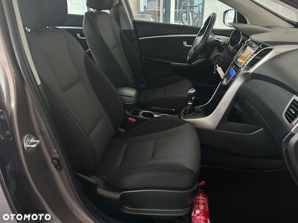 Hyundai i30 1.6 CRDi BlueDrive Classic - 29