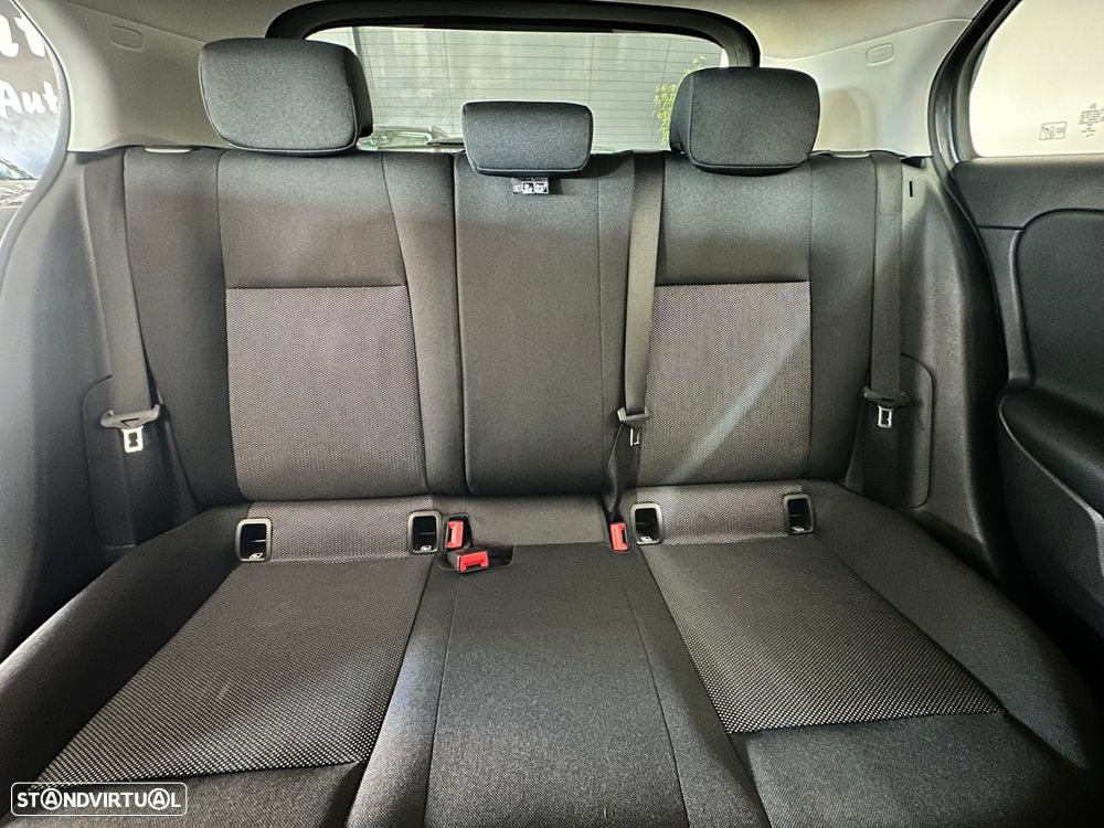 Mercedes-Benz A 180 7G-DCT Edition 2021 - 31