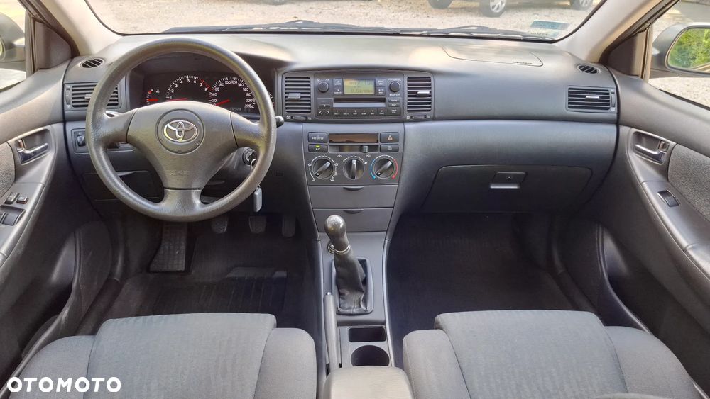 Toyota Corolla 1.6 VVT-i Terra - 25