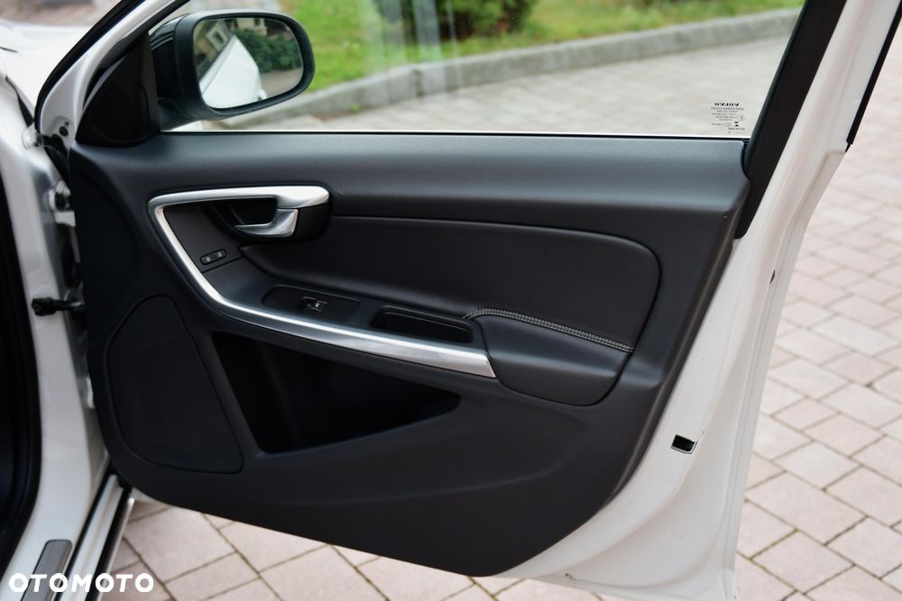 Volvo S60 D3 Drive-E R-Design Momentum - 27