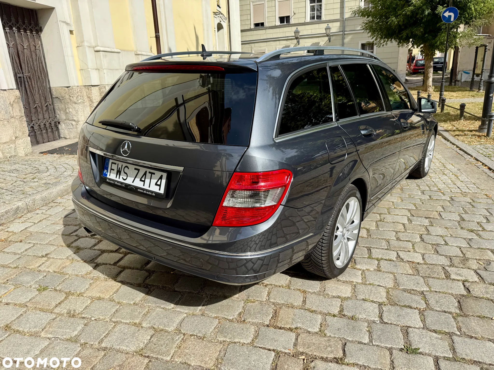Mercedes-Benz Klasa C 250 CGI T Automatik BlueEFFICIENCY Avantgarde - 5