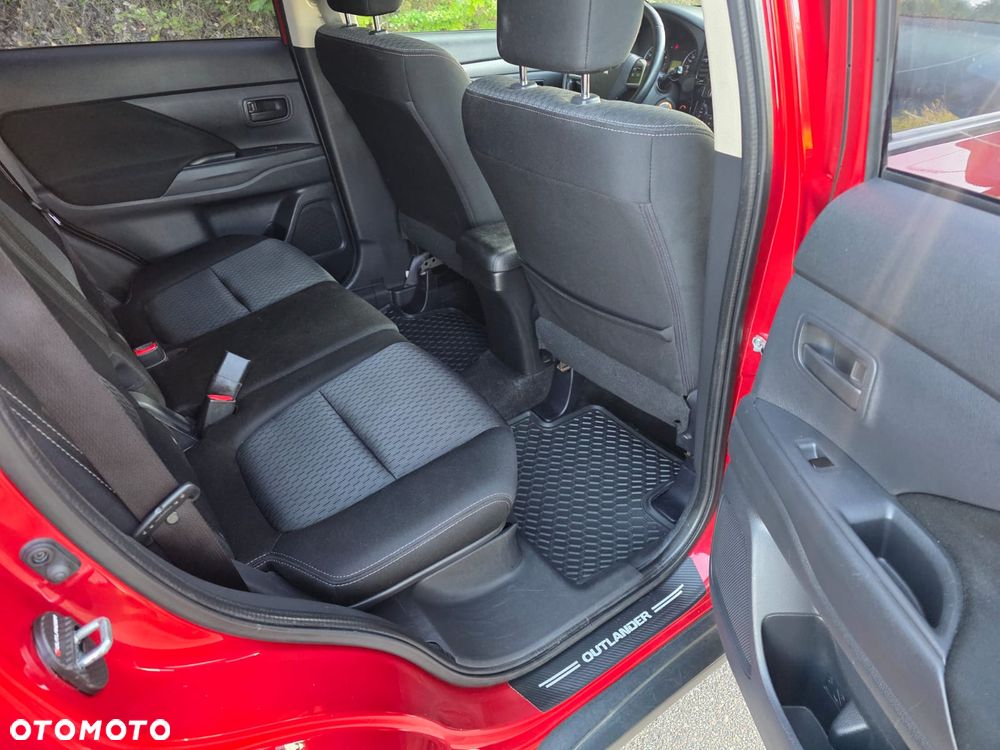 Mitsubishi Outlander 2.0 Intense + 2WD - 7