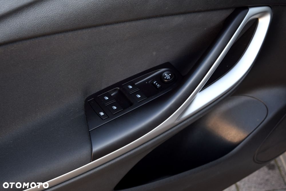 Opel Astra 1.2 T Elegance S&S - 15