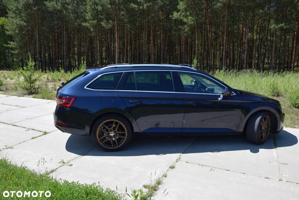 Skoda Superb 2.0 TDI SCR 4x4 Ambition DSG - 8