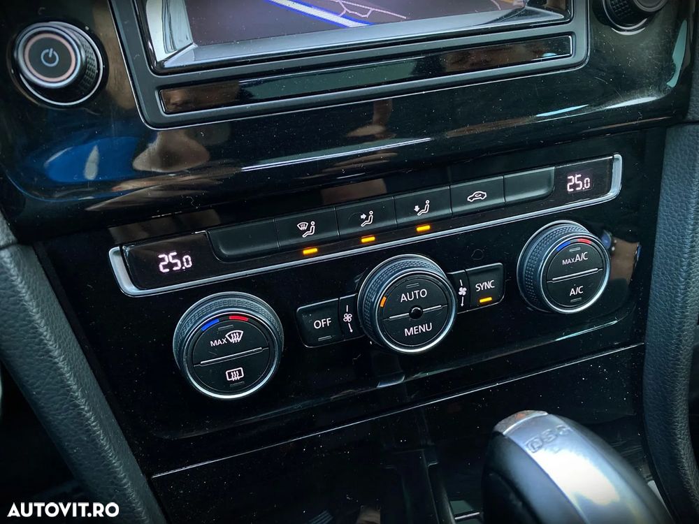 Volkswagen Golf 1.6 TDI DSG Join - 36