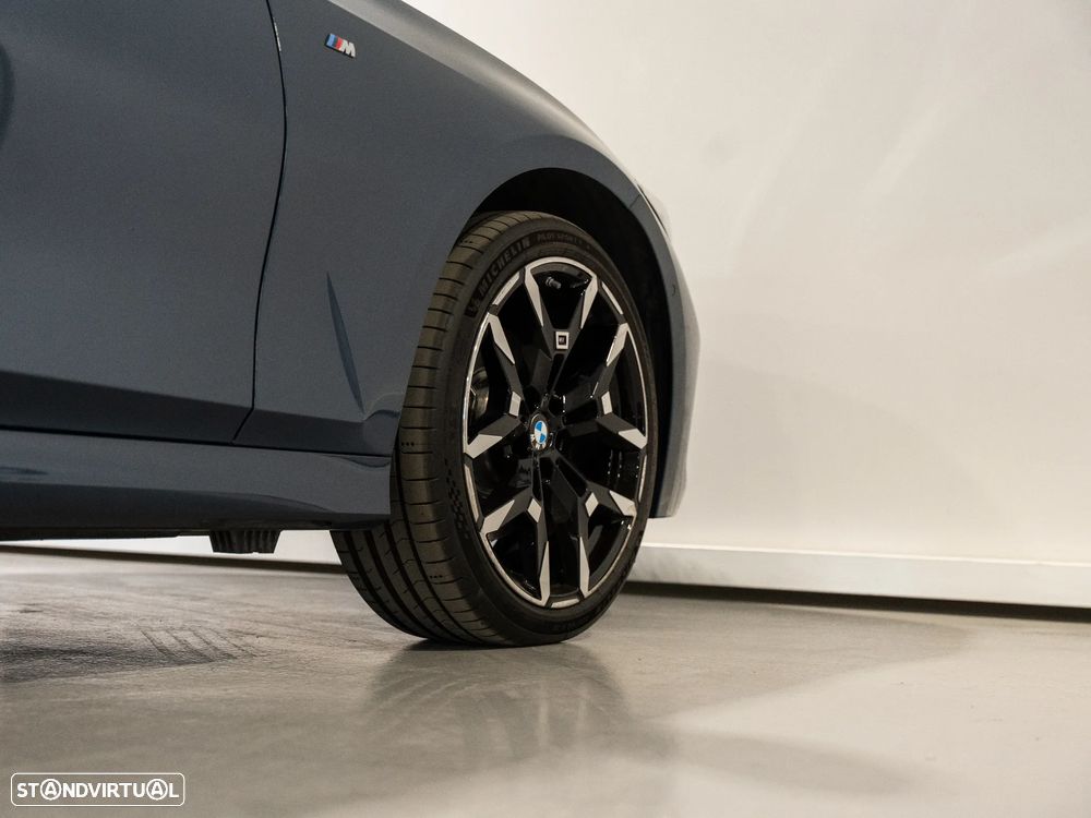 BMW 330 e Pack Desportivo M Auto - 29
