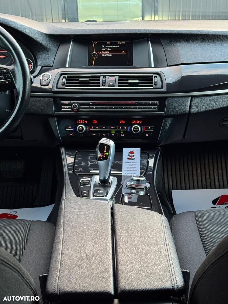 BMW Seria 5 525d xDrive Aut. - 24