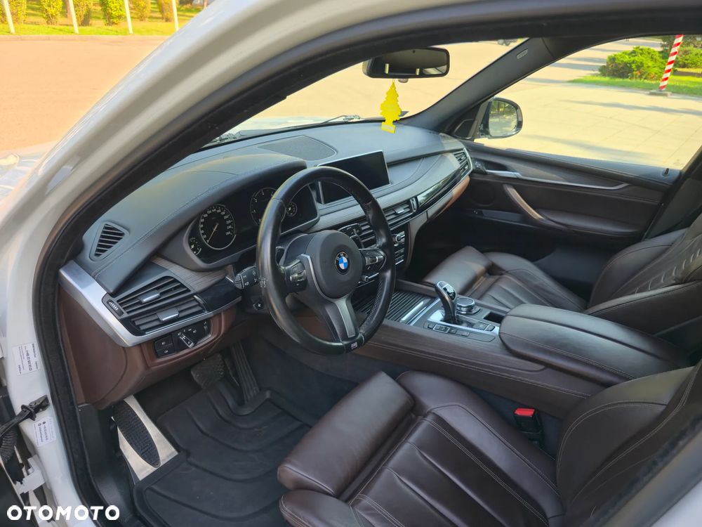 BMW X5 M M50d - 11