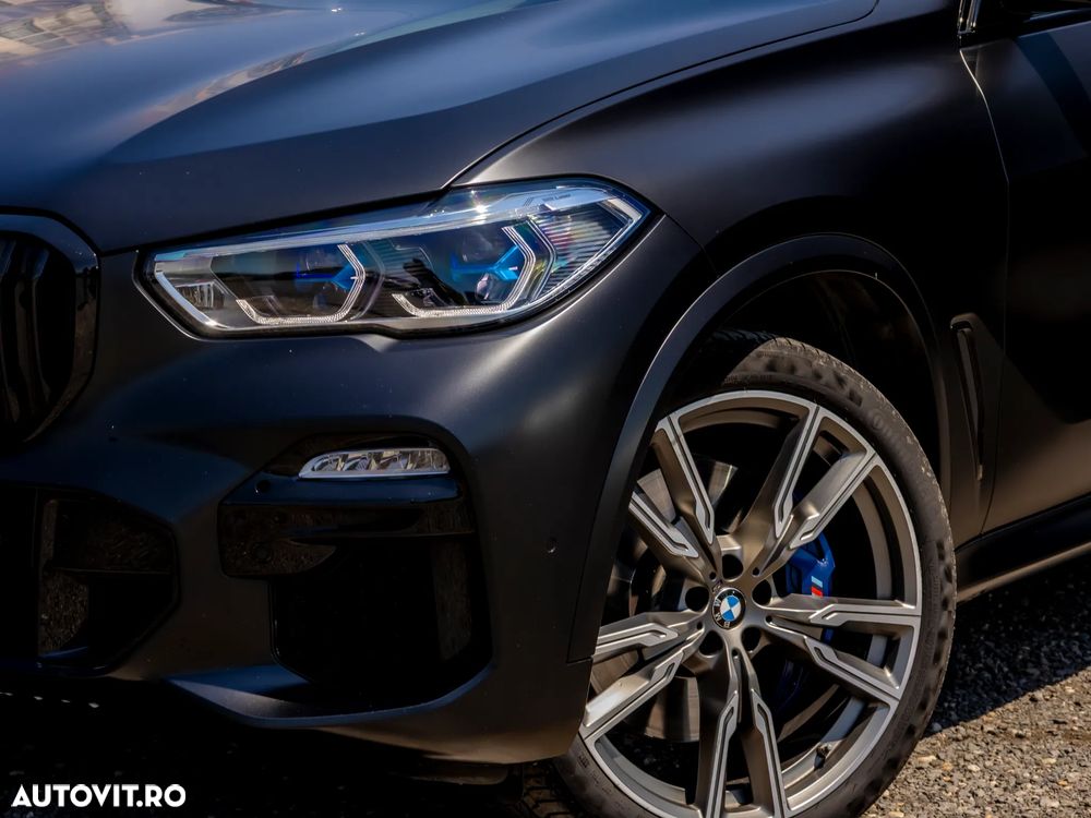 BMW X5 M M50i - 10