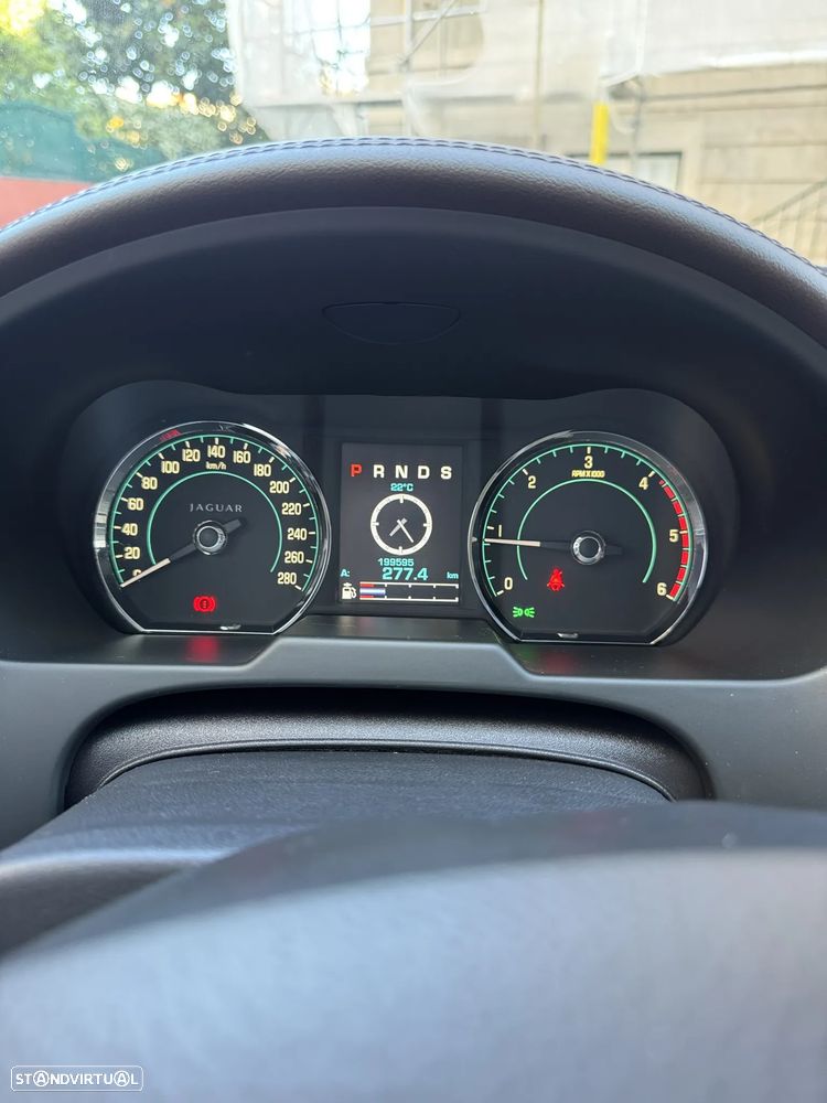 Jaguar XF 2.2 - 9