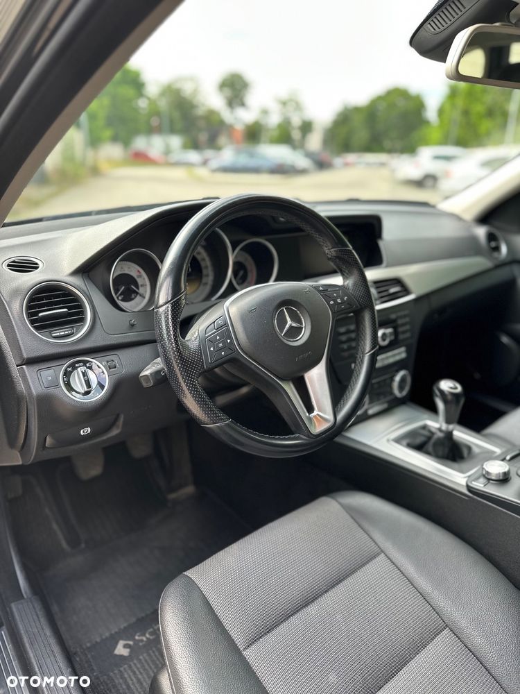 Mercedes-Benz Klasa C 220 CDI BlueEff Avantgarde - 9
