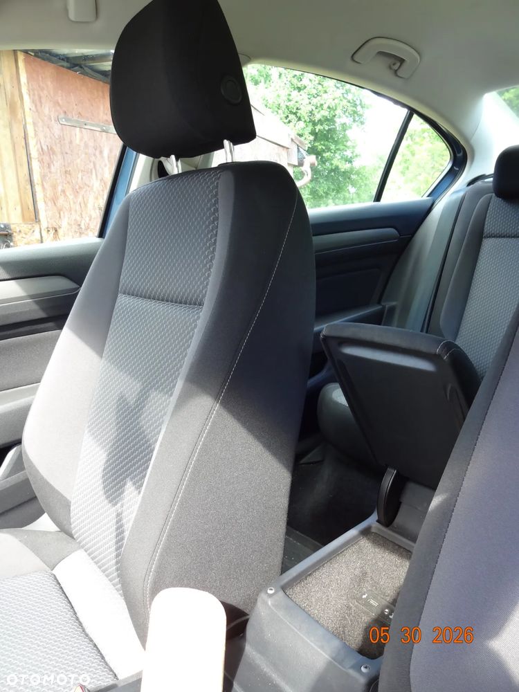 Volkswagen Passat 1.4 TSI BMT Trendline - 12