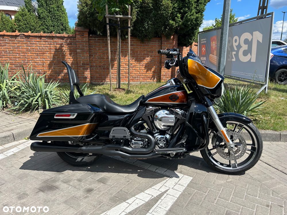 Harley-Davidson Touring Street Glide - 1