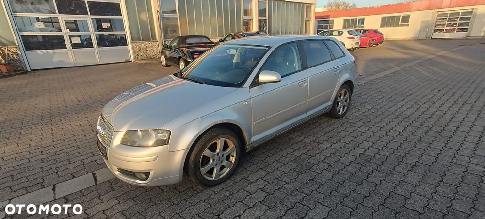 Audi A3 Sportback - 1