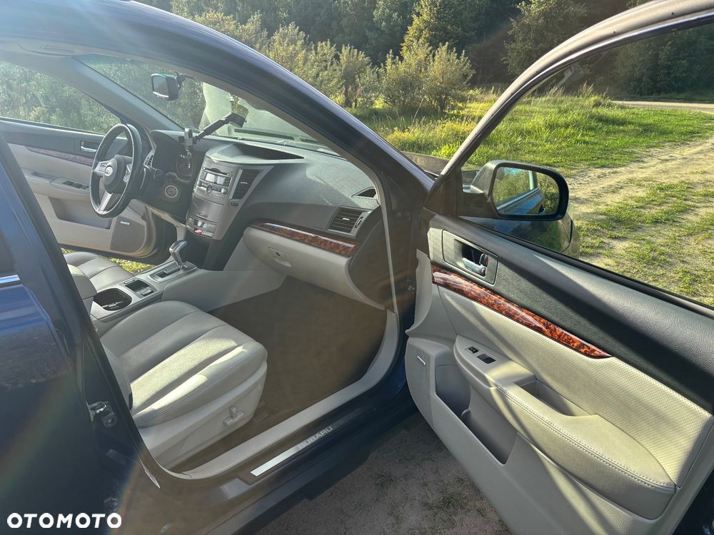 Subaru Outback - 11