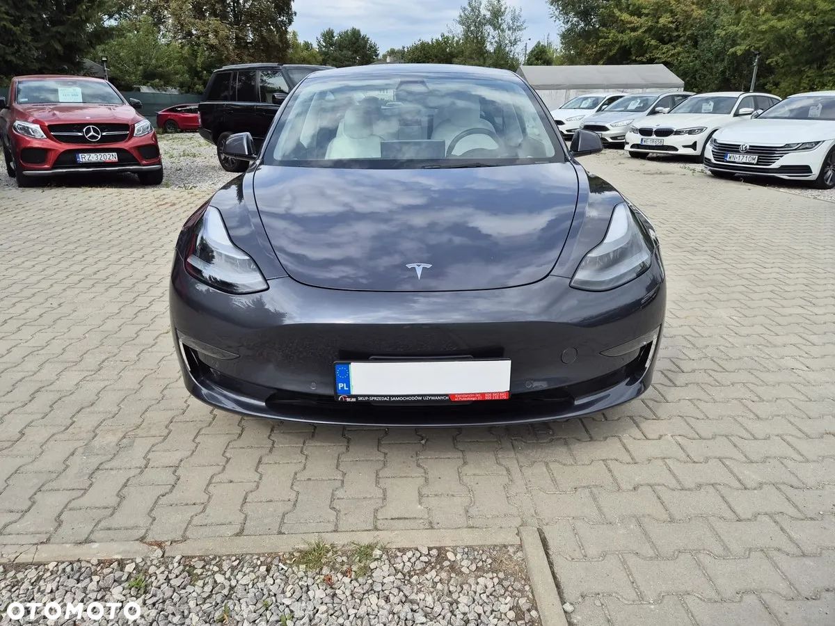 Tesla Model 3 Long Range AWD - 1