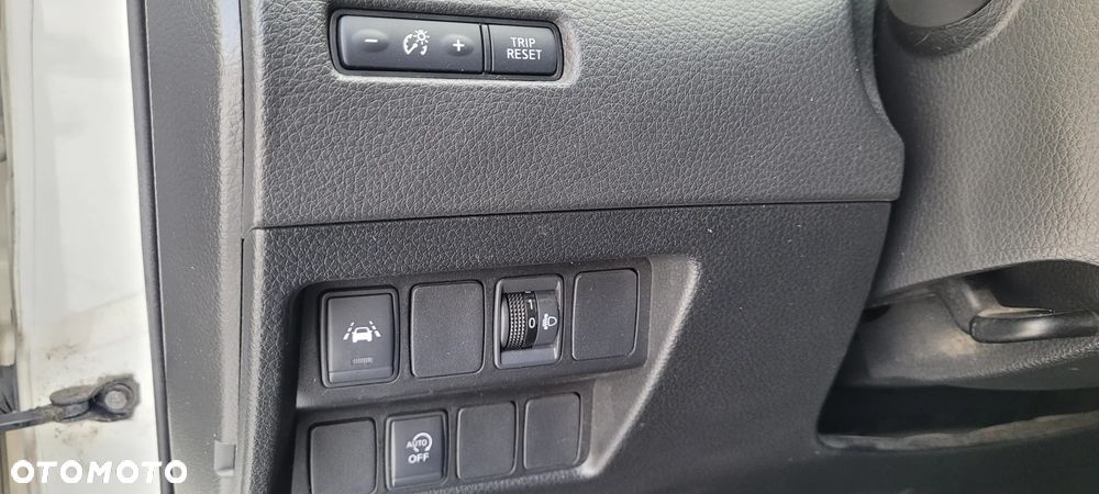 Nissan Qashqai 1.3 DIG-T ACENTA - 17