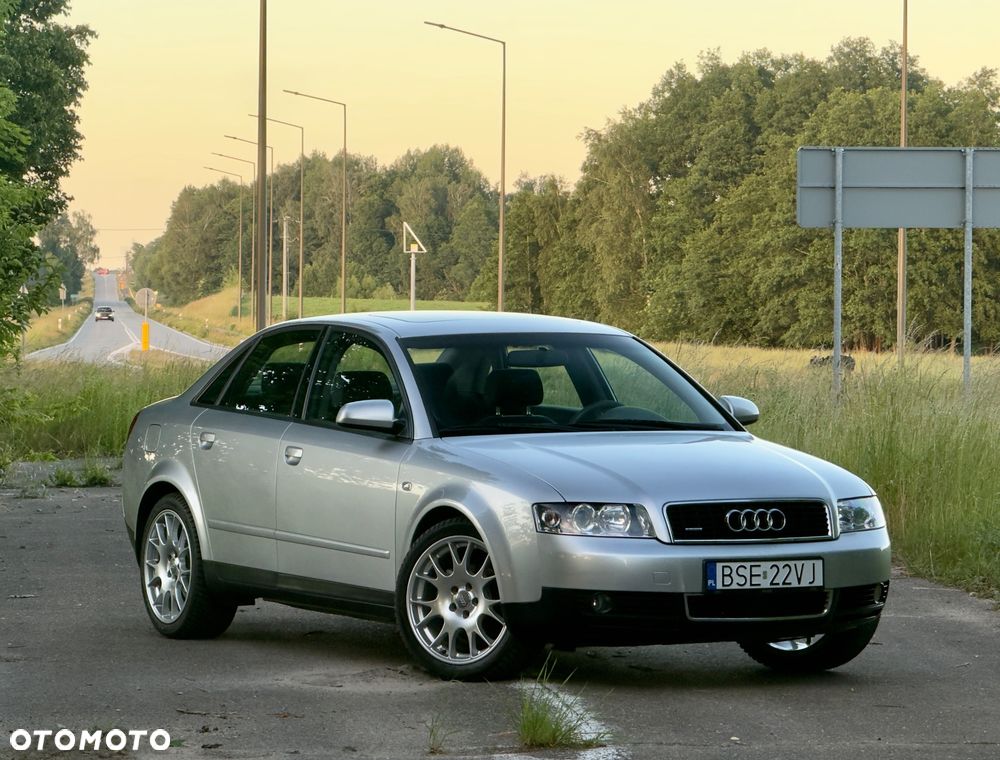 Audi A4 Limousine 1.8T Quattro - 1