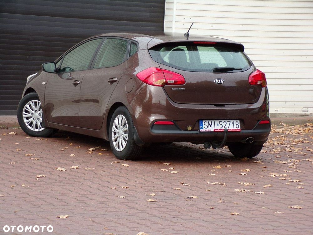 Kia Ceed - 13