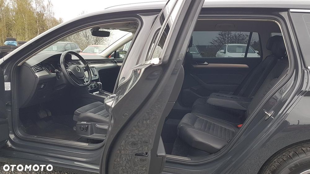 Volkswagen Passat Variant 2.0 TDI SCR DSG Highline - 19