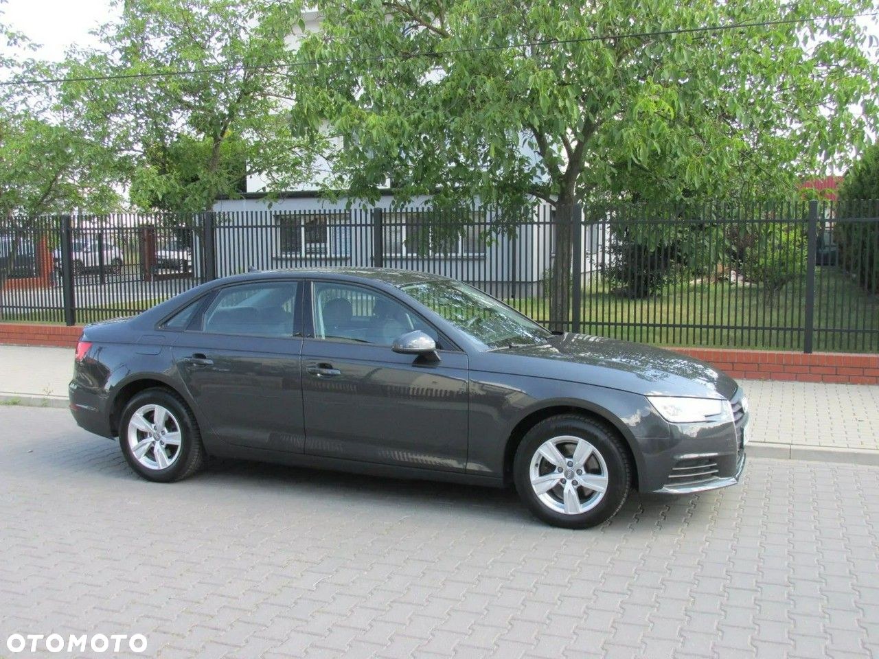 Audi A4 1.4 TFSI Design - 4