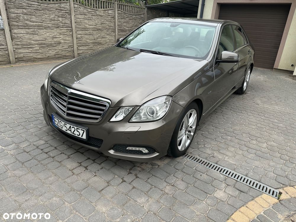 Mercedes-Benz Klasa E 220 CDI DPF BlueEFFICIENCY Automatik Avantgarde - 2