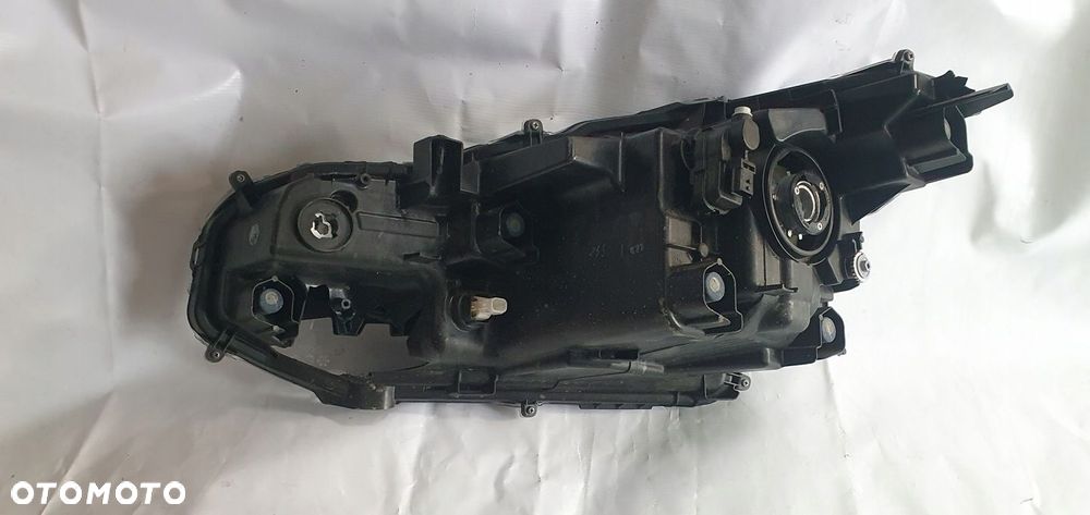 TOYOTA YARIS CROSS LAMPA PRAWY PRZÓD PRZEDNIA - 3