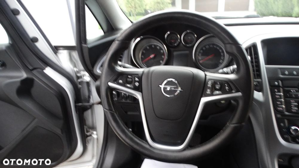 Opel Astra 1.4 T Cosmo - 18