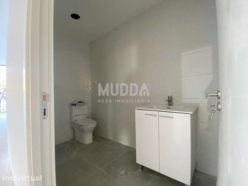 Loja comercial no Centro de Arrifana - SMF - Grande imagem: 2/11