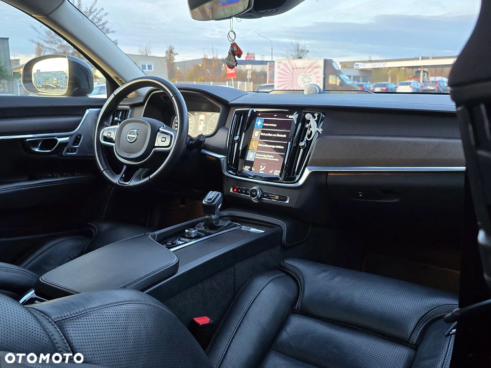 Volvo V90 Cross Country - 10