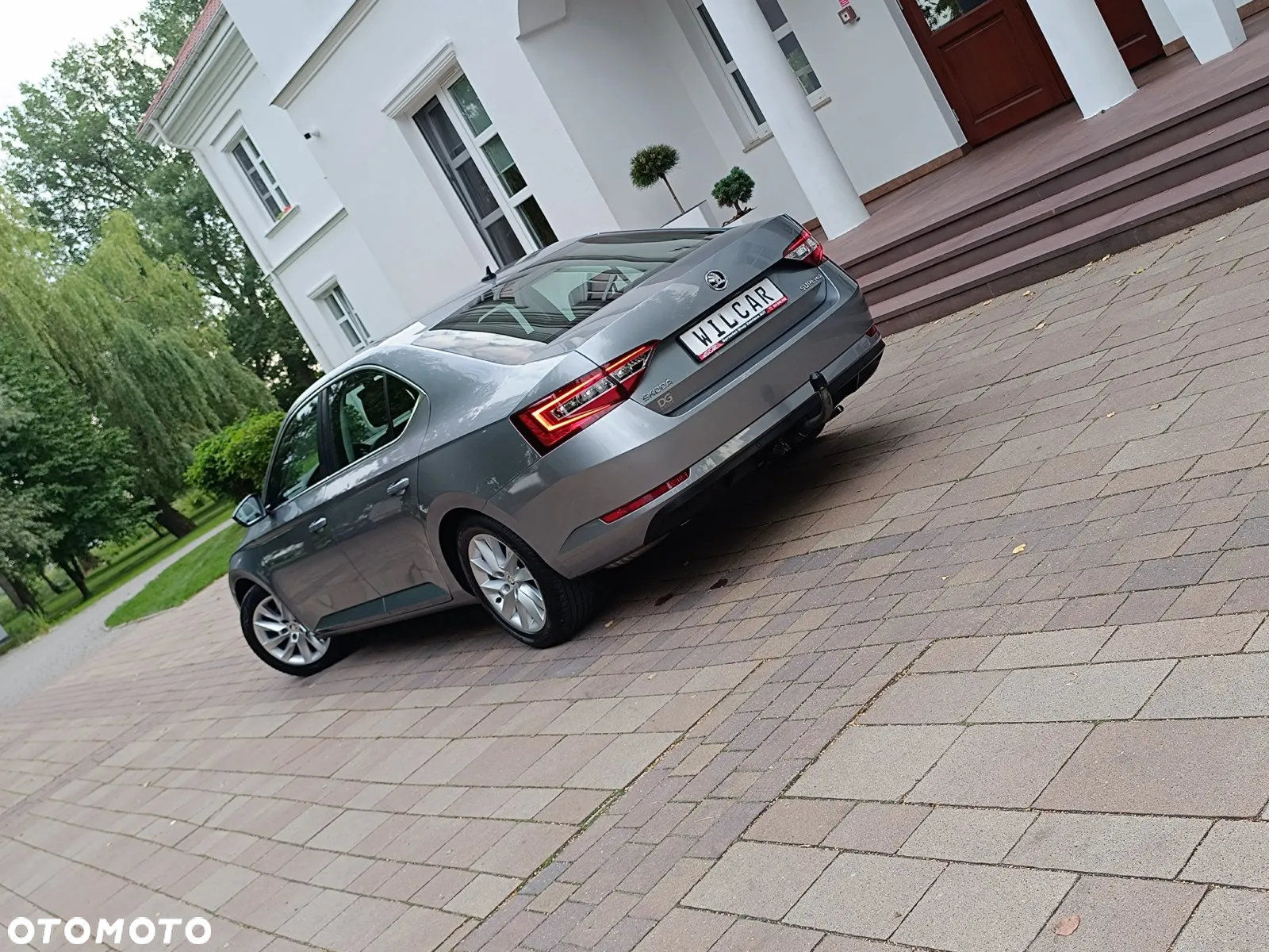 Skoda Superb 1.4 TSI ACT DSG Ambition - 38