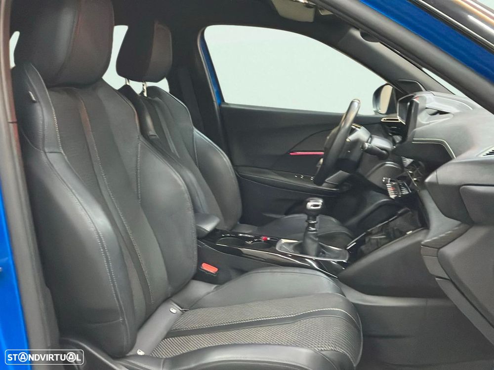 Peugeot 2008 1.2 PureTech GT - 17