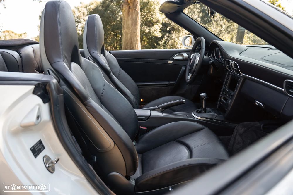 Porsche 911 (997) Carrera 4 S Cabriolet - 57