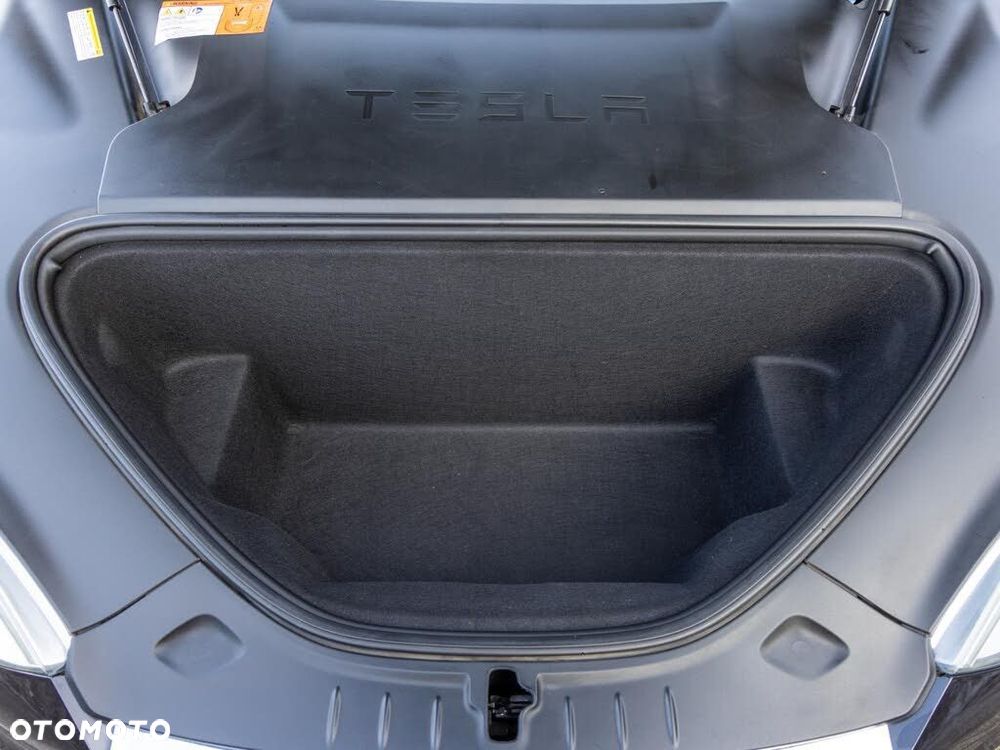 Tesla Model S - 15
